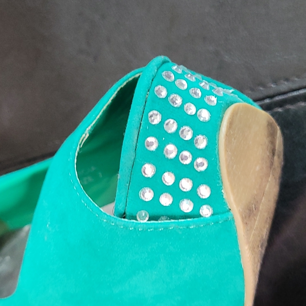Faux suede platform heels - Picture 6 of 7